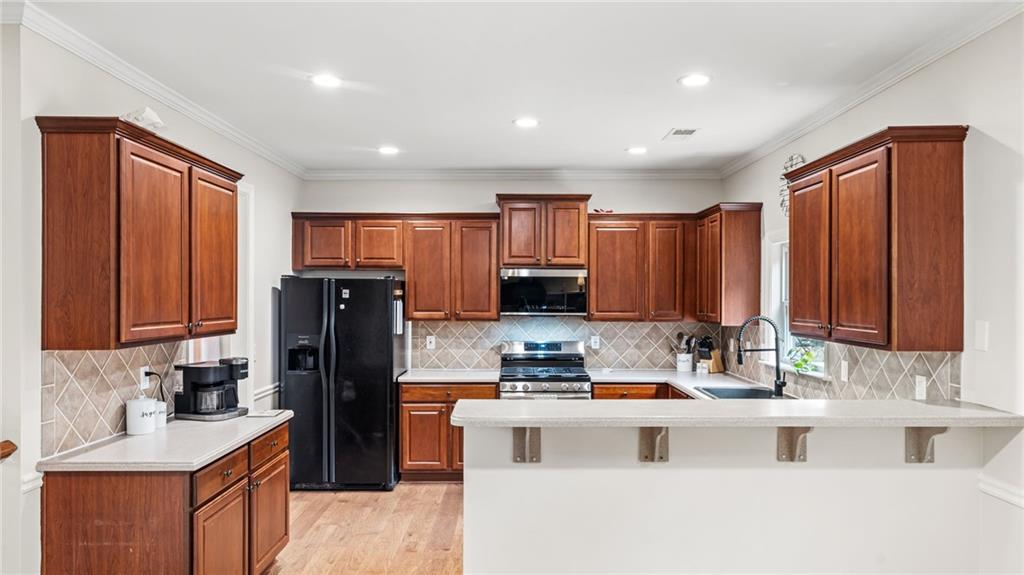 211 Woodview Lane