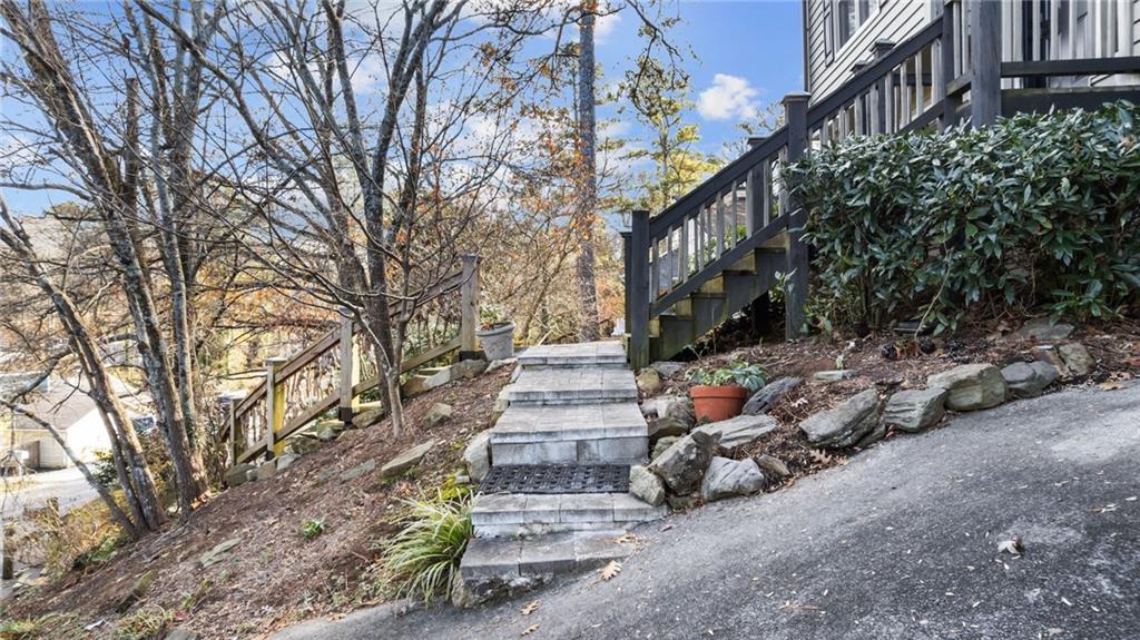 570 Candlewick Lane NW