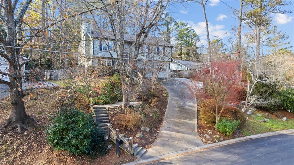 570 Candlewick Lane NW