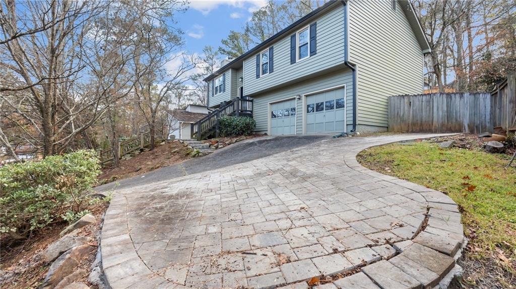 570 Candlewick Lane NW