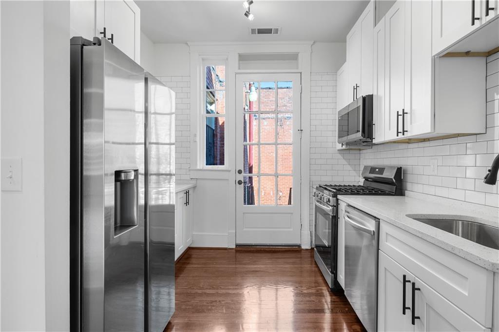 360 Ponce De Leon Avenue NE Unit 17