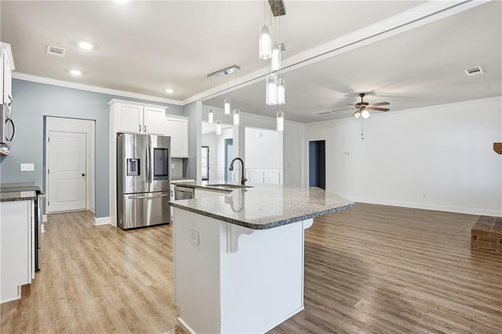 95 Hawthorn Lane