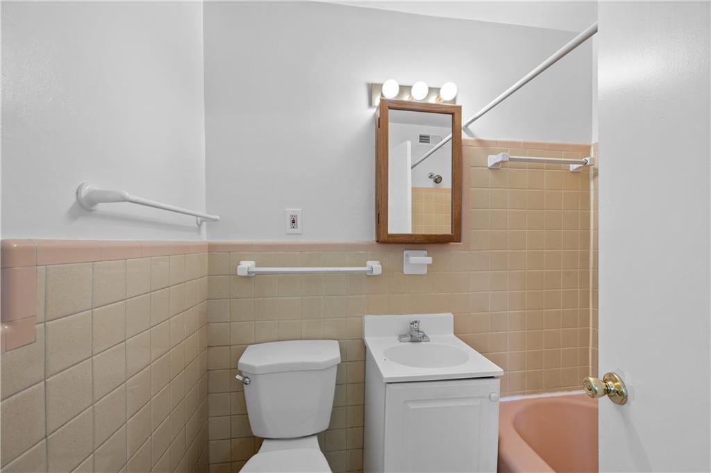 11 Peachtree Hills Avenue NE Unit B5