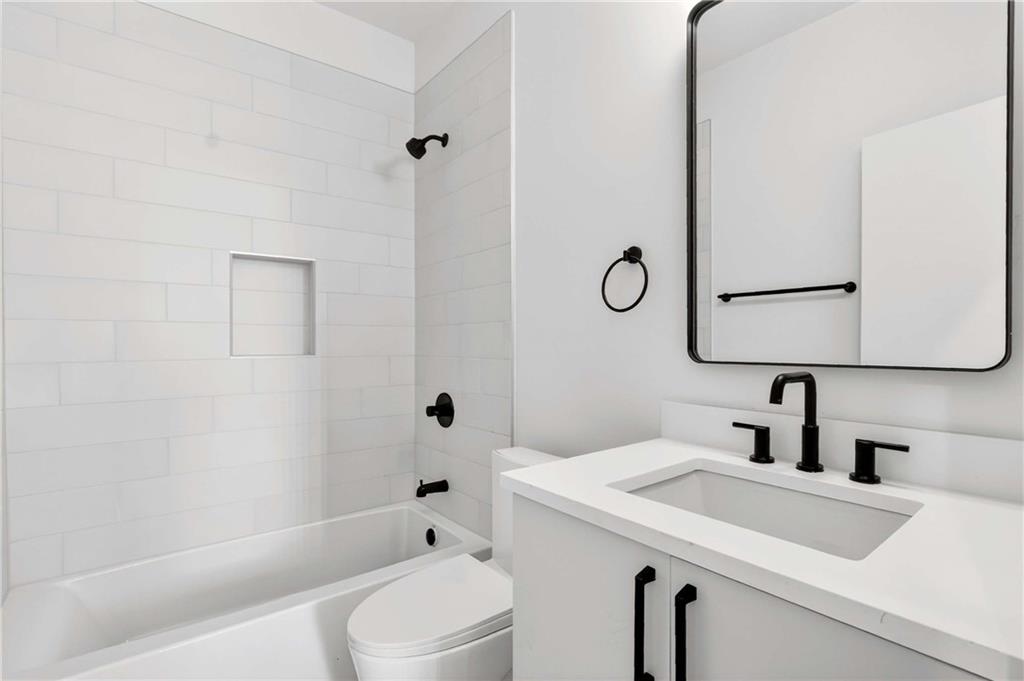 816 Berne Street SE Unit 4