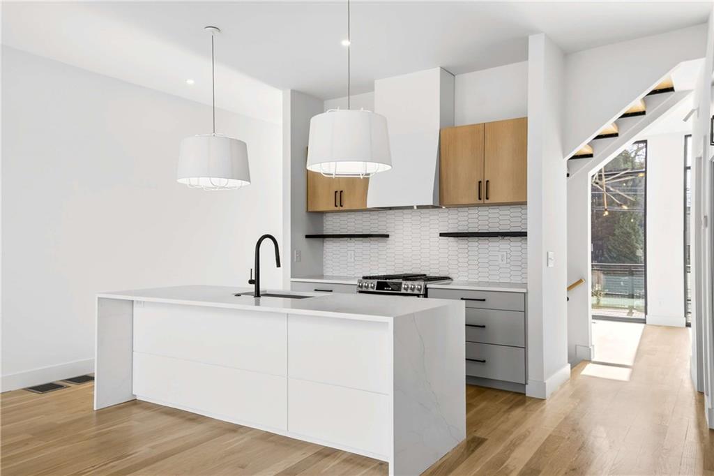 816 Berne Street SE Unit 4