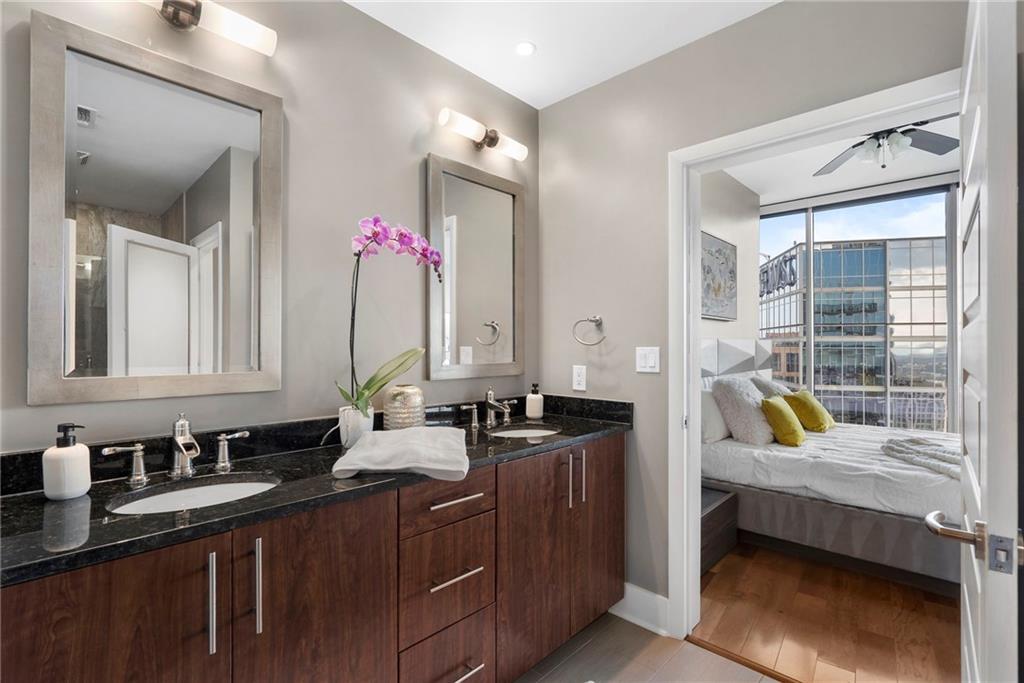 1080 Peachtree Street NE Unit 3307