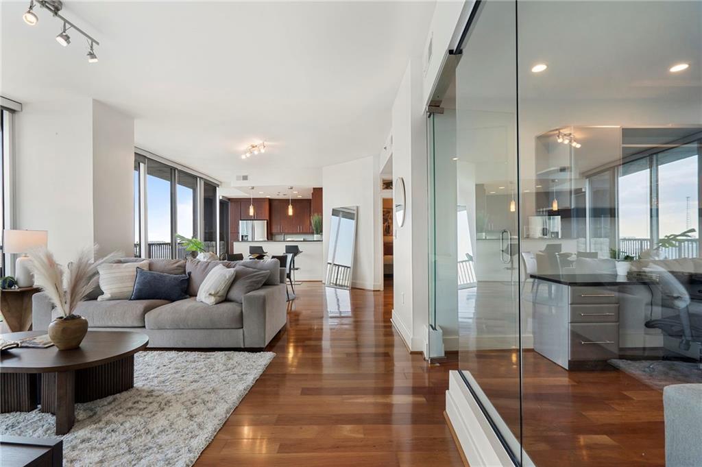 1080 Peachtree Street NE Unit 3307