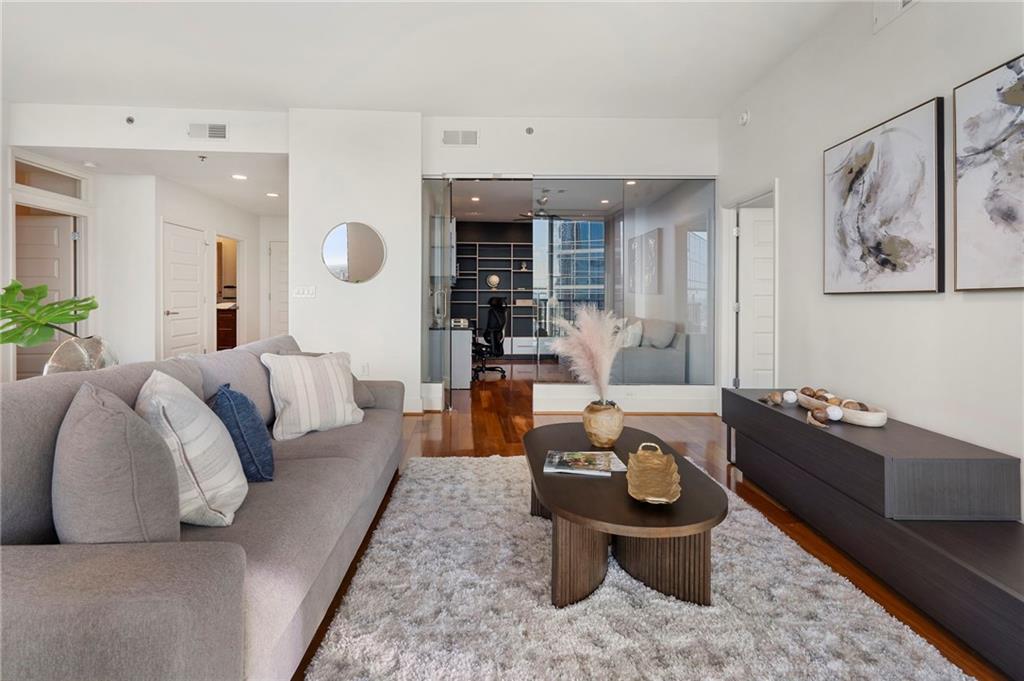 1080 Peachtree Street NE Unit 3307