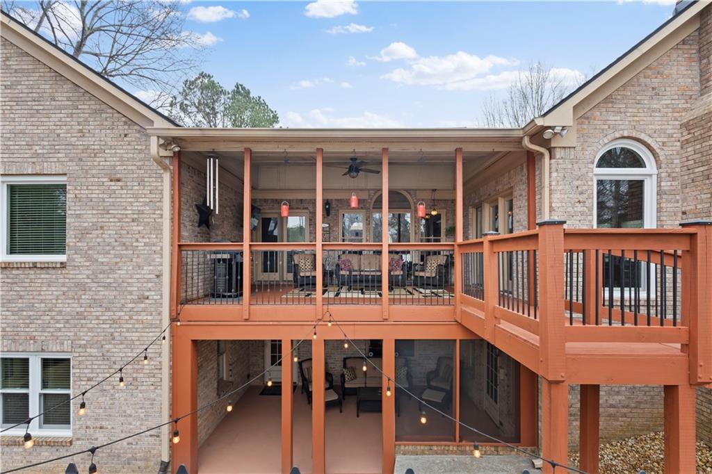 379 Bridgebrook Lane SW