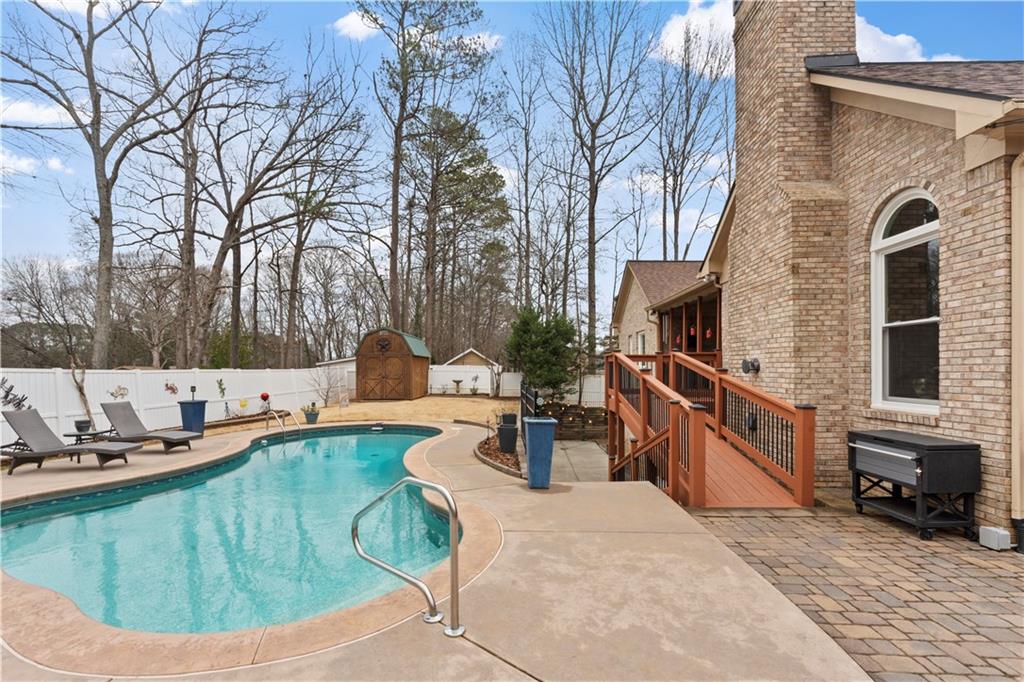 379 Bridgebrook Lane SW