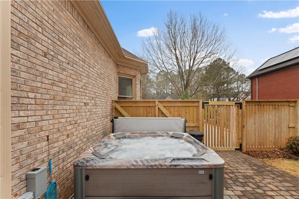 379 Bridgebrook Lane SW