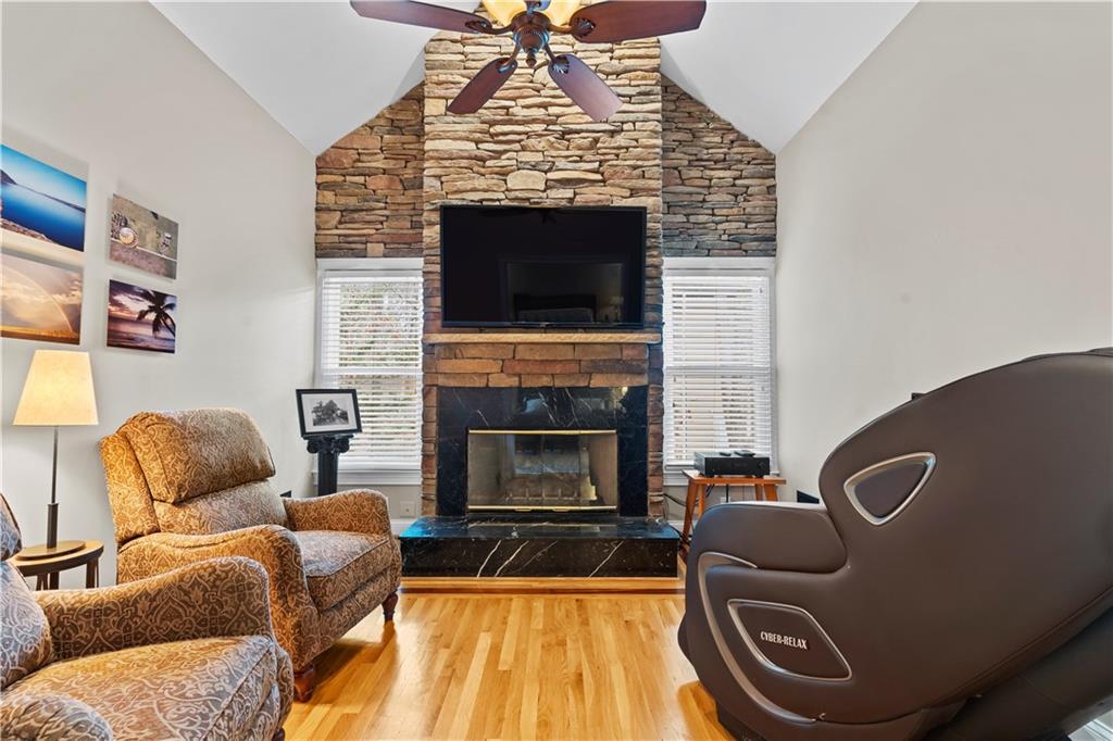 379 Bridgebrook Lane SW