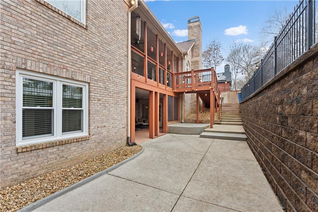 379 Bridgebrook Lane SW