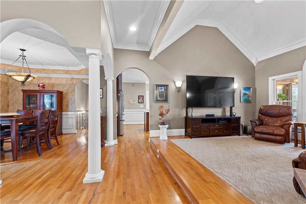 379 Bridgebrook Lane SW