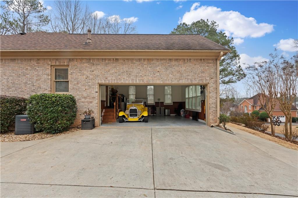 379 Bridgebrook Lane SW