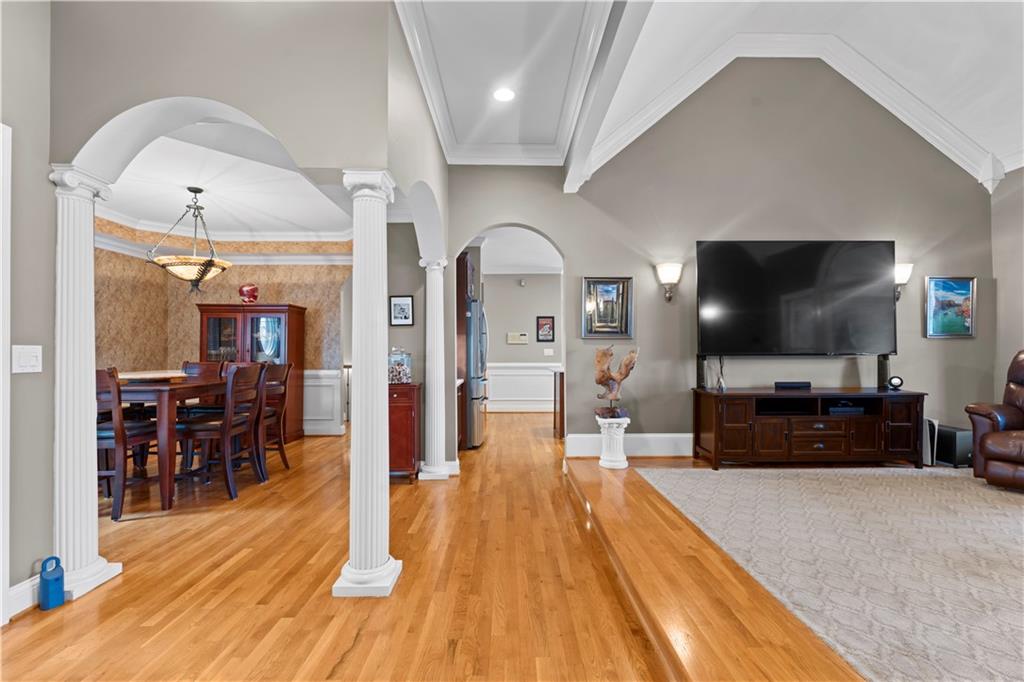 379 Bridgebrook Lane SW