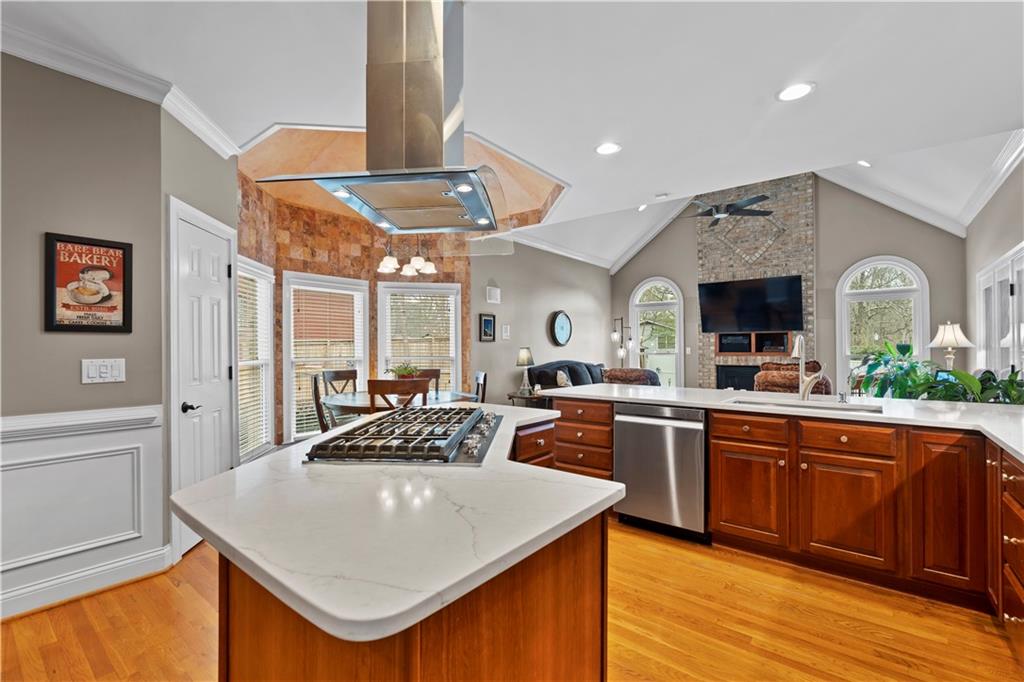 379 Bridgebrook Lane SW