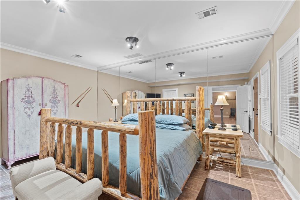 379 Bridgebrook Lane SW