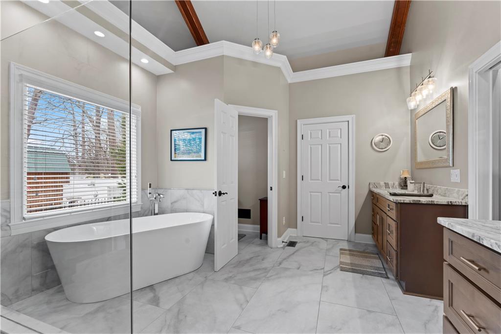 379 Bridgebrook Lane SW
