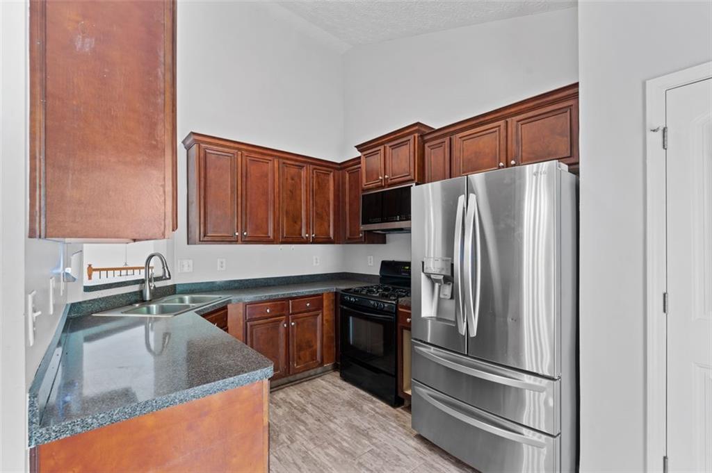 7125 Creeksong Drive
