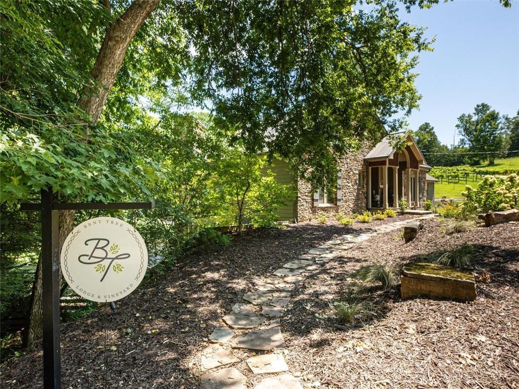 253 Happy Trails Way