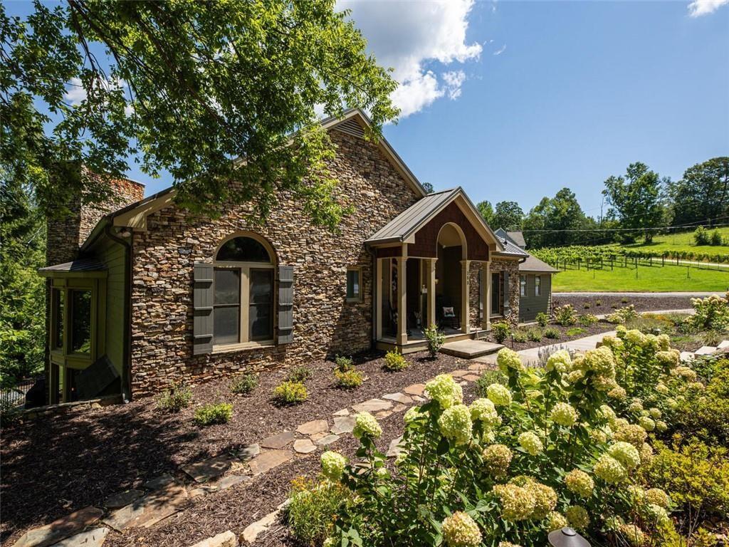 253 Happy Trails Way