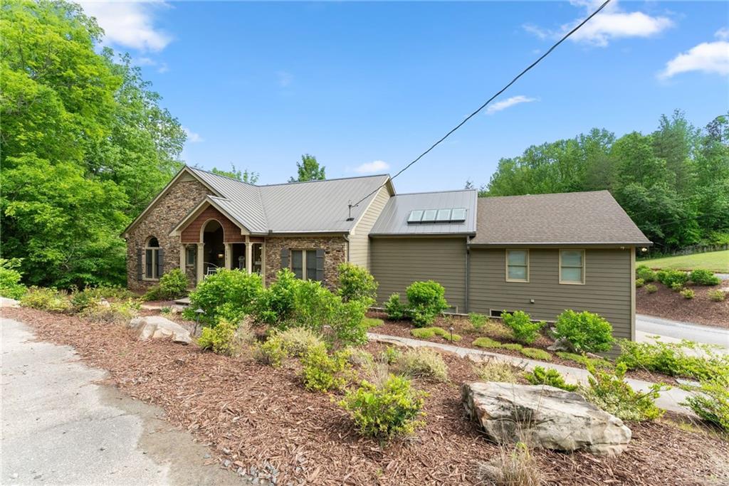 253 Happy Trails Way
