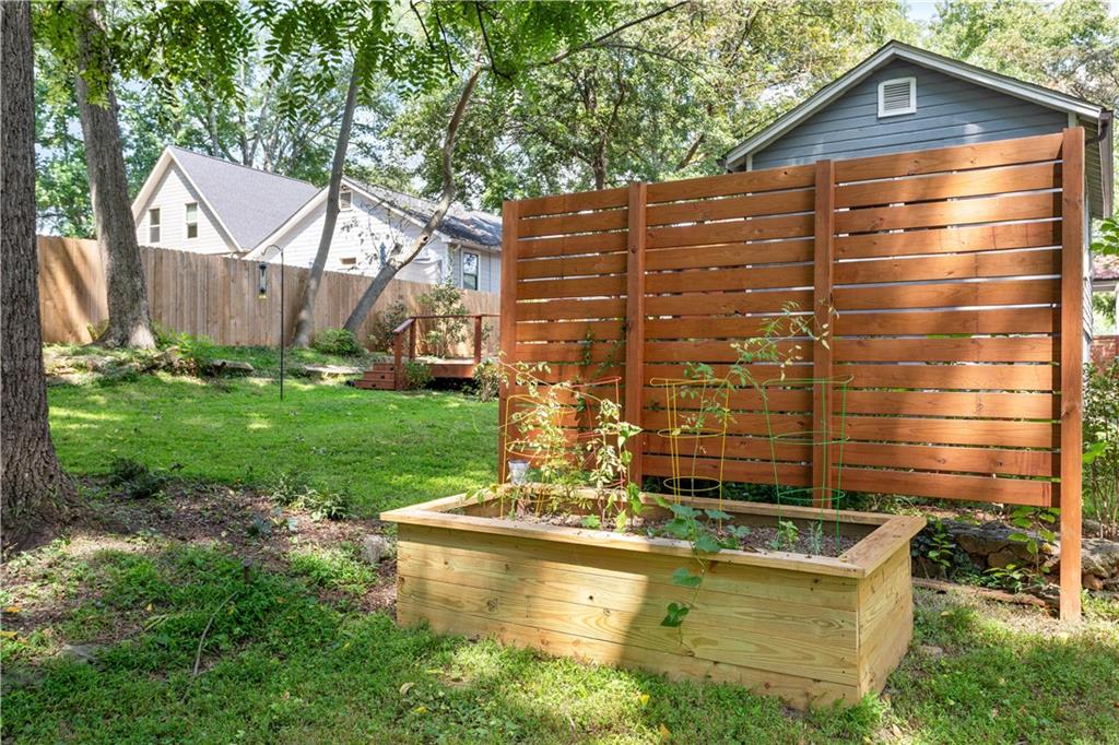 1010 Dill Ave SW