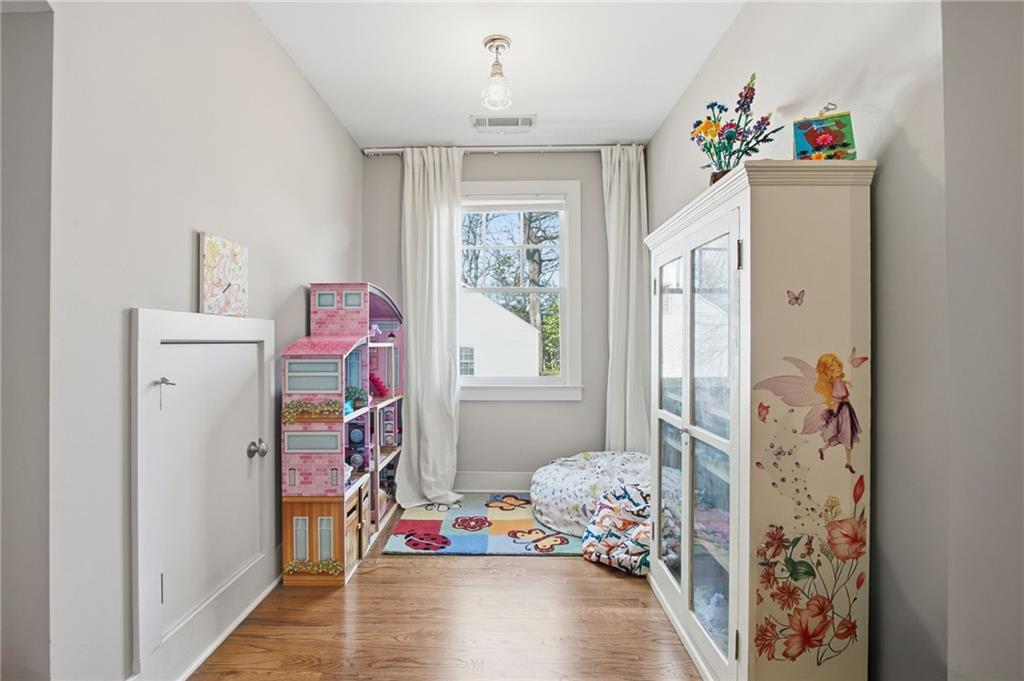 1004 Clairemont Avenue