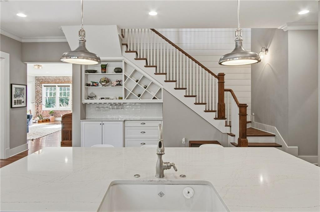 1004 Clairemont Avenue