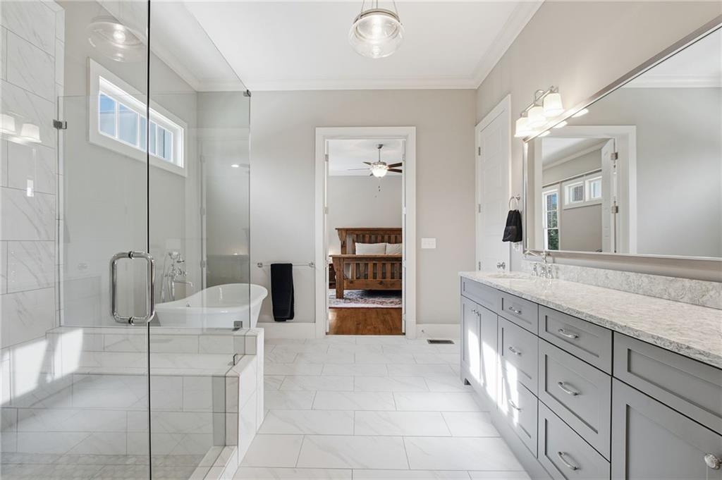 1004 Clairemont Avenue