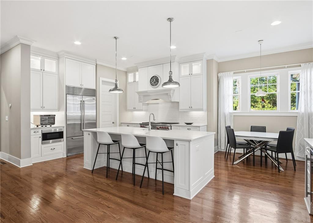 1004 Clairemont Avenue