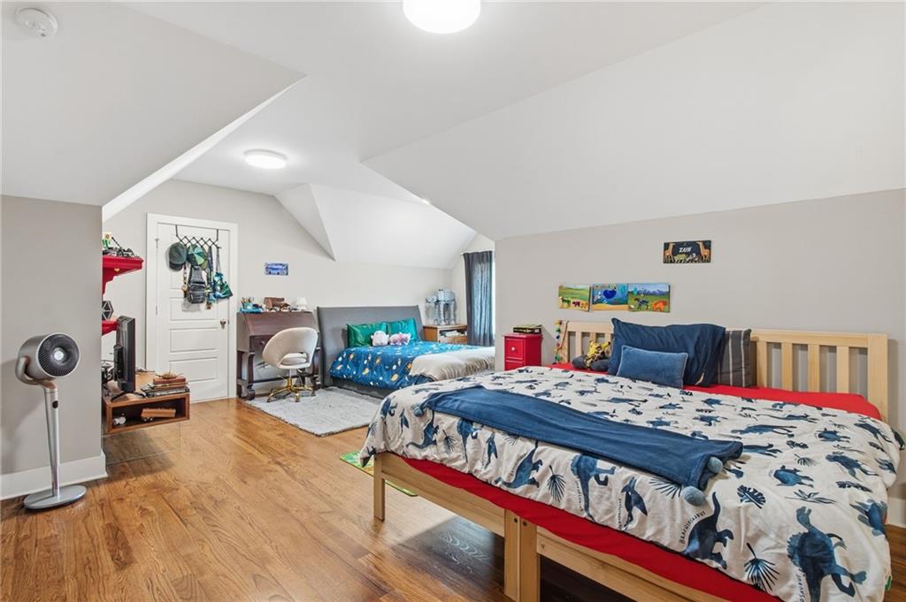 1004 Clairemont Avenue