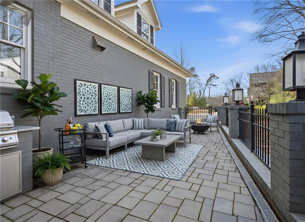 1004 Clairemont Avenue