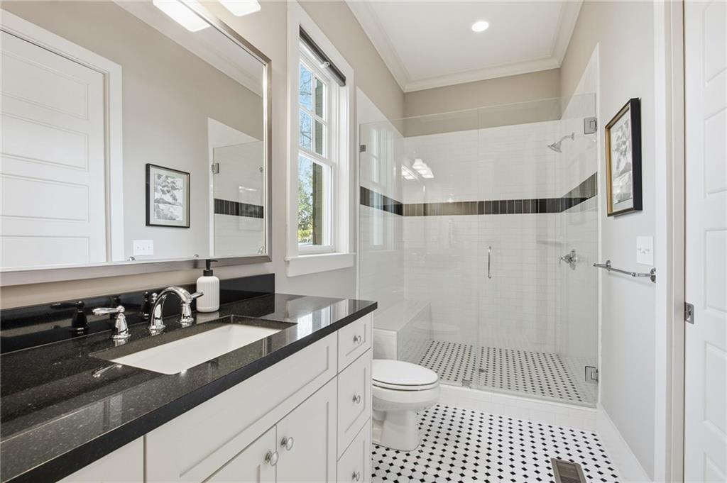 1004 Clairemont Avenue