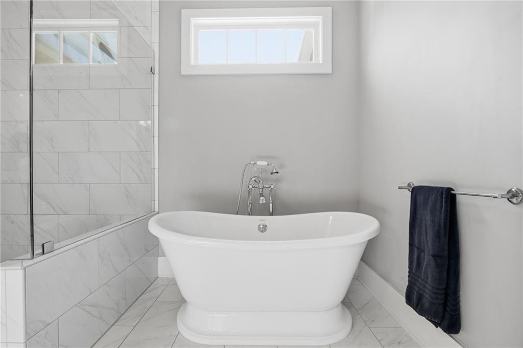 1004 Clairemont Avenue