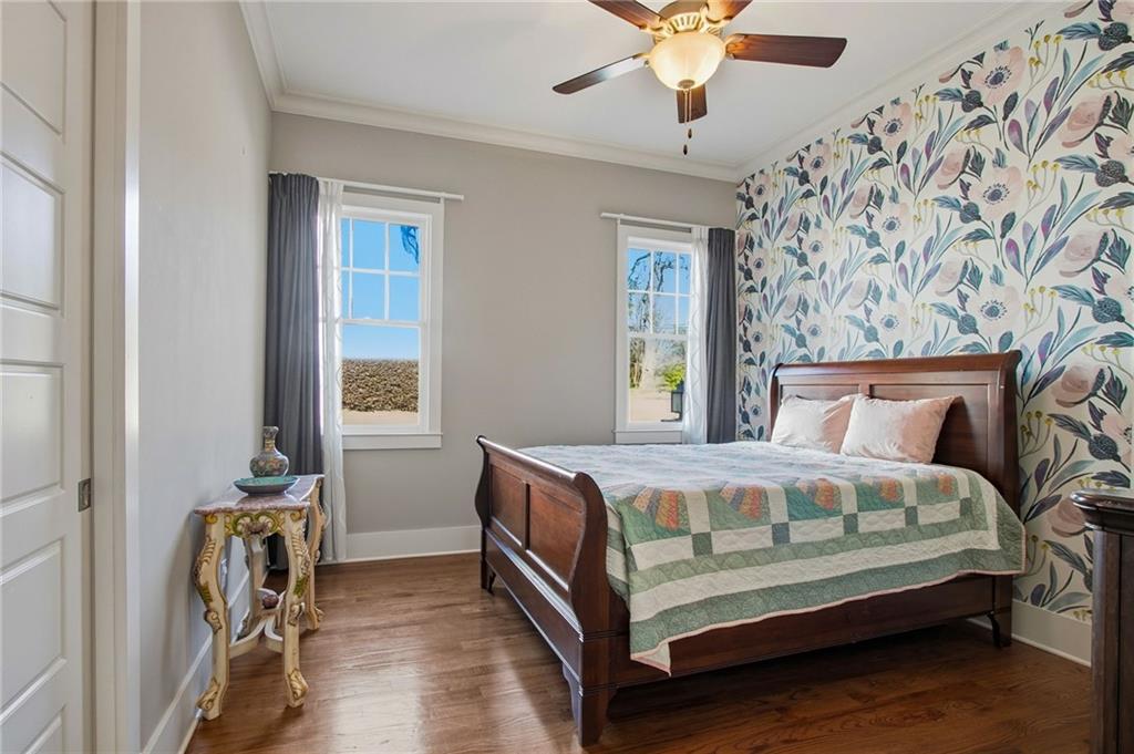 1004 Clairemont Avenue