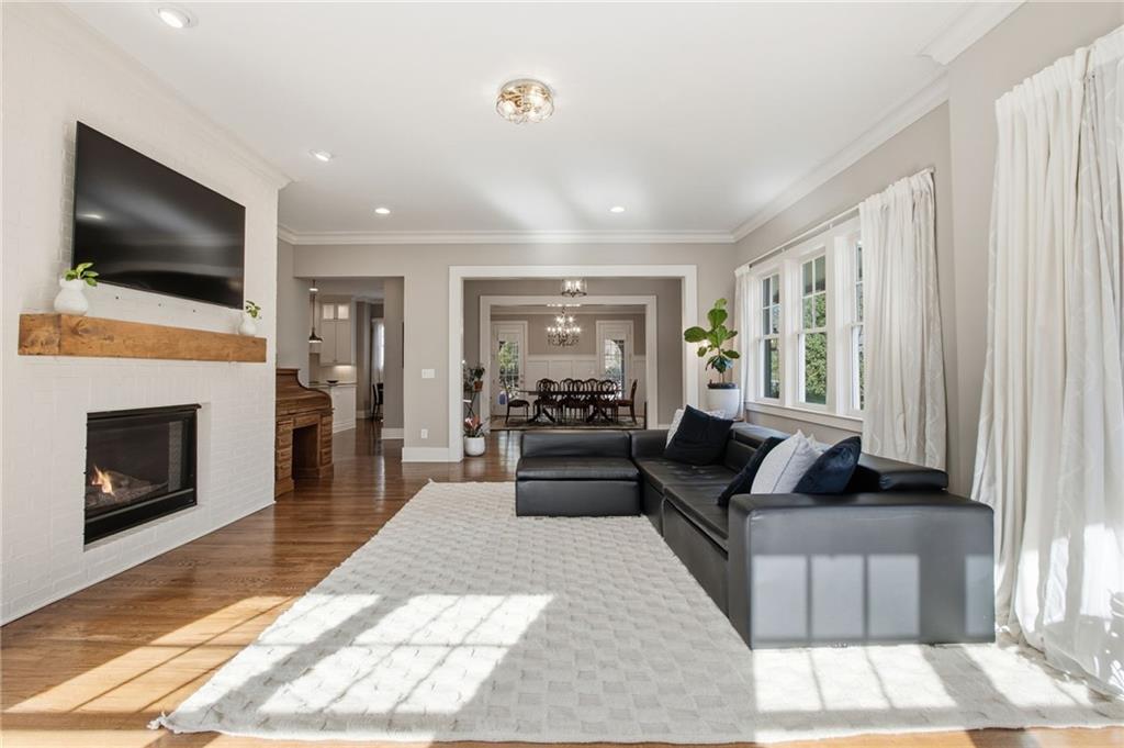 1004 Clairemont Avenue