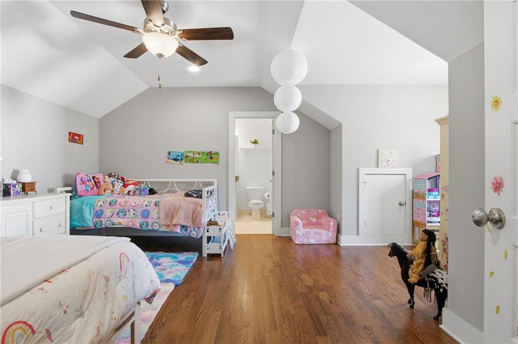 1004 Clairemont Avenue