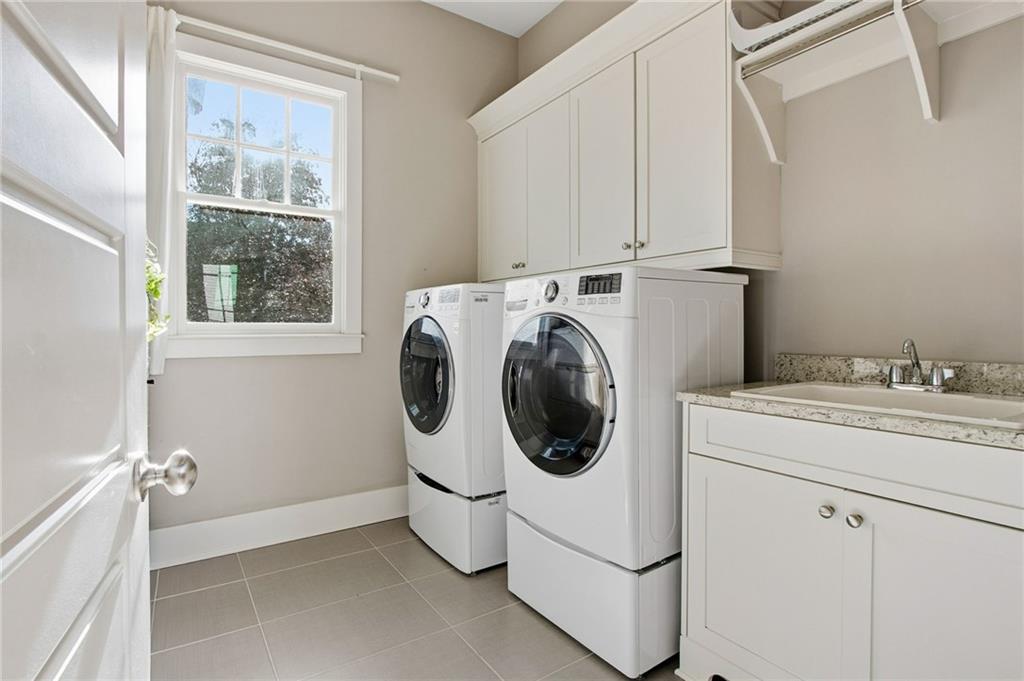 1004 Clairemont Avenue