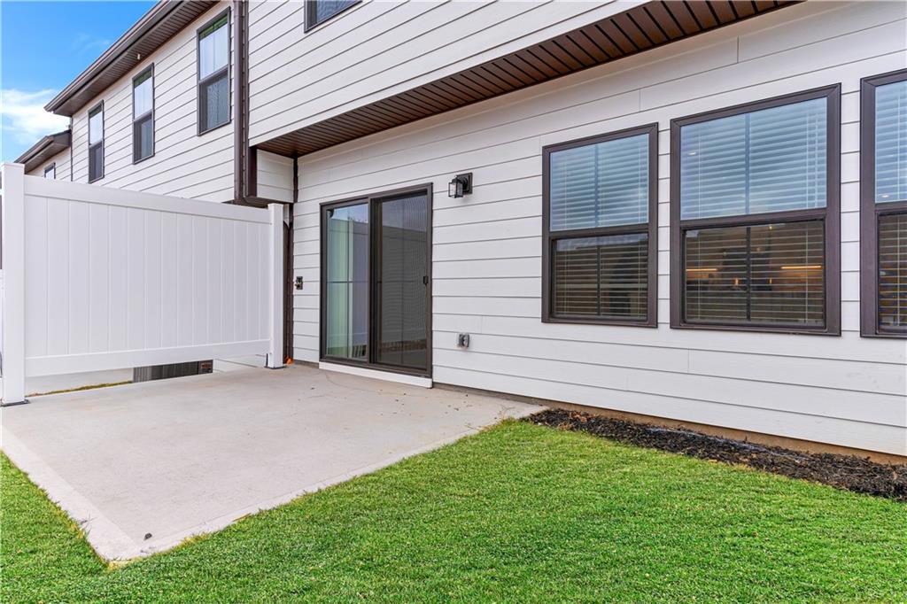 555 Thatch Terrace
