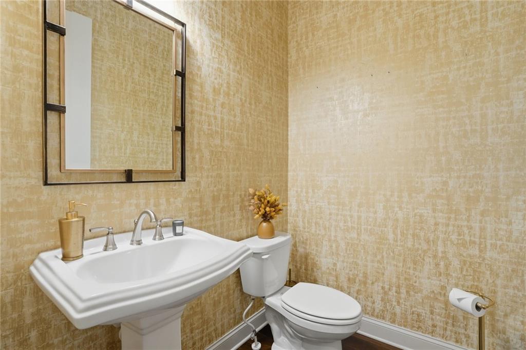 1910 Skyfall Circle NE