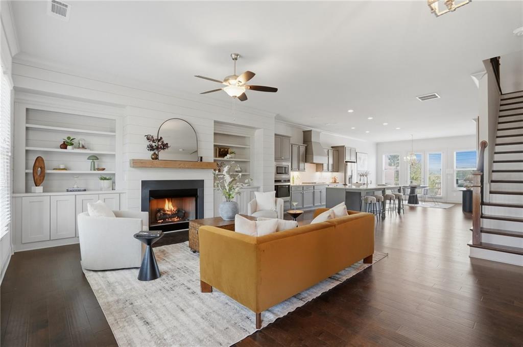 1910 Skyfall Circle NE