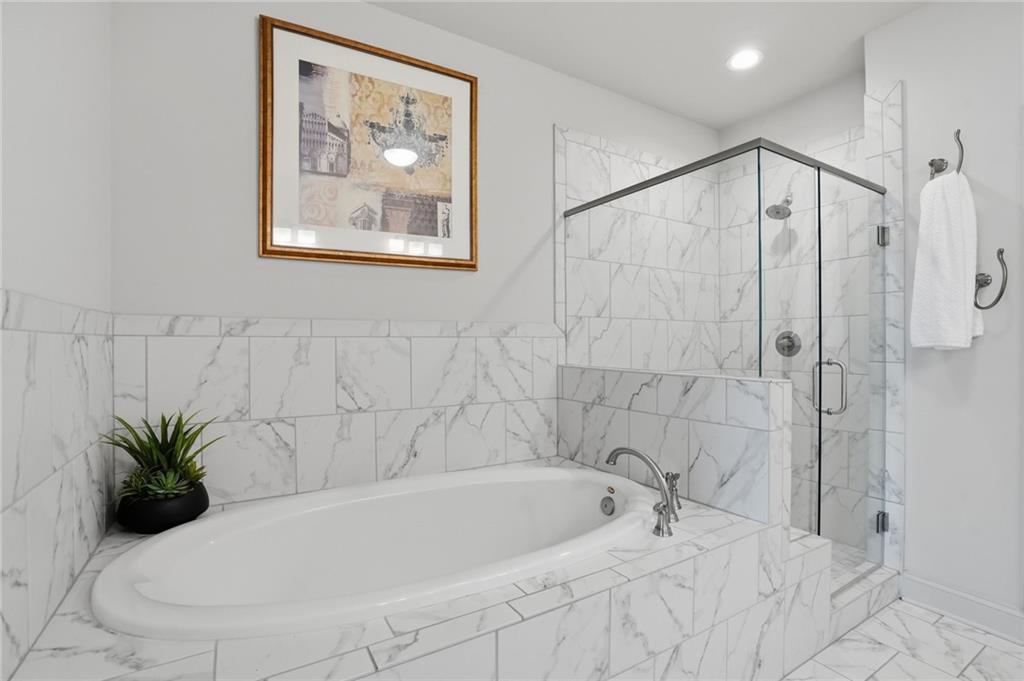 1910 Skyfall Circle NE