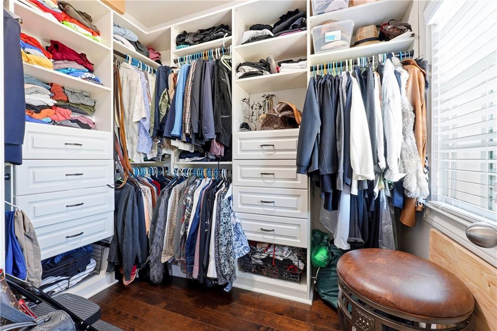 1910 Skyfall Circle NE