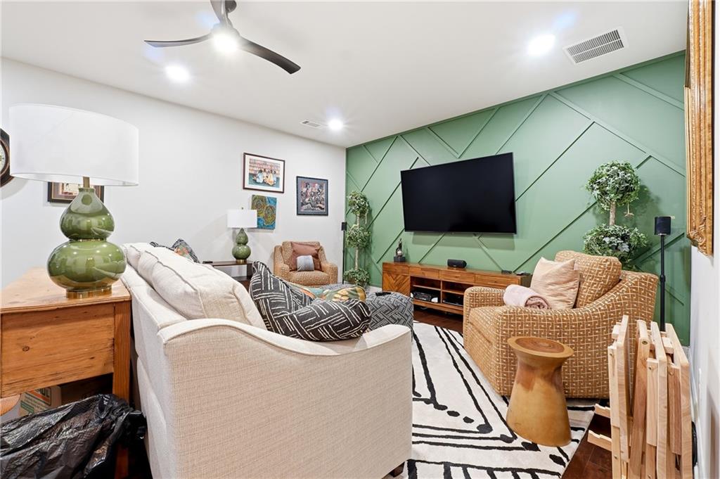 1910 Skyfall Circle NE