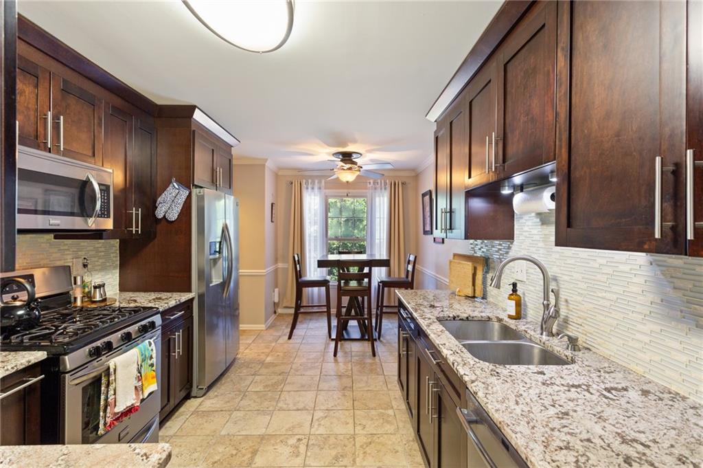 2587 Salem Crossing