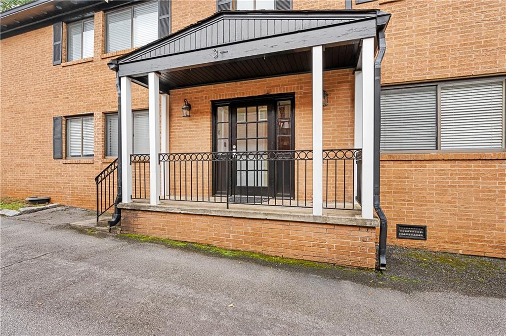 960 Saint Charles Avenue NE Unit 4