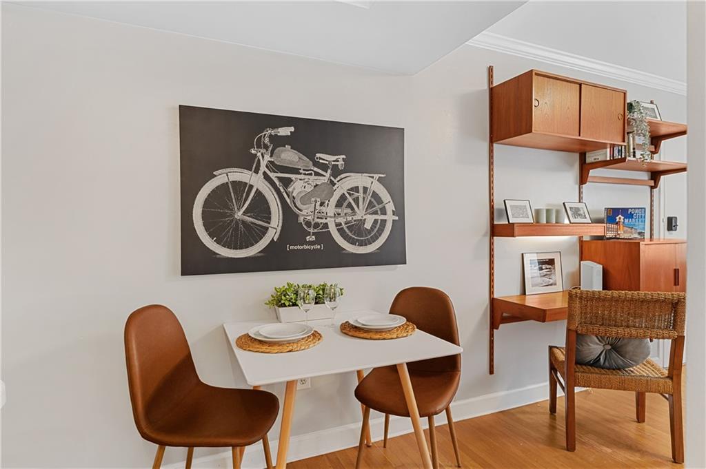 960 Saint Charles Avenue NE Unit 4