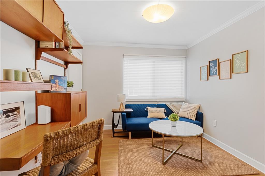 960 Saint Charles Avenue NE Unit 4